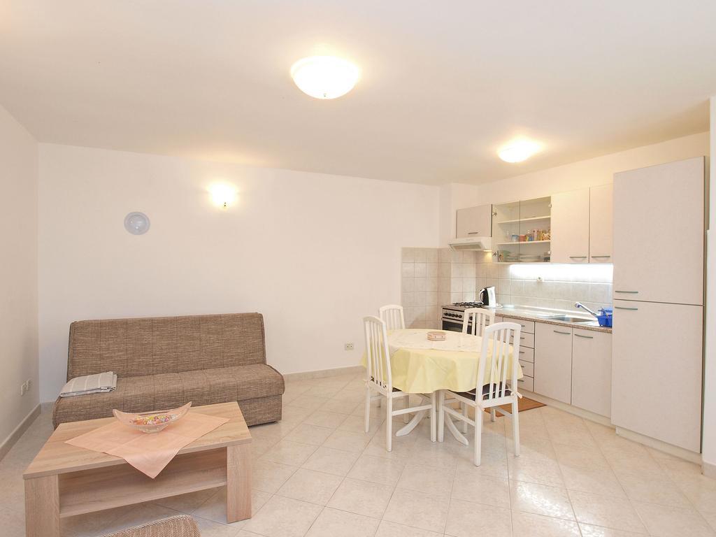 Apartments Milan 1457 Rovinj Bagian luar foto
