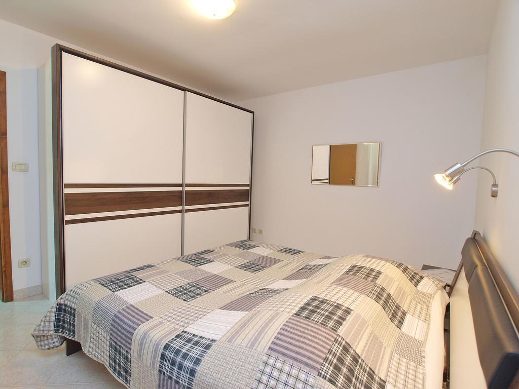 Apartments Milan 1457 Rovinj Bagian luar foto
