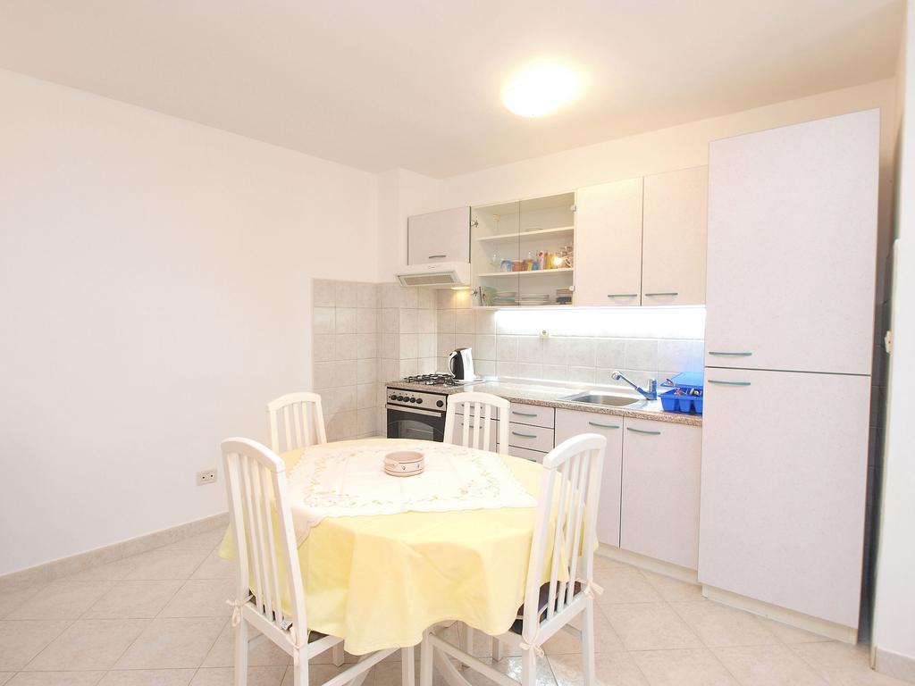 Apartments Milan 1457 Rovinj Bagian luar foto