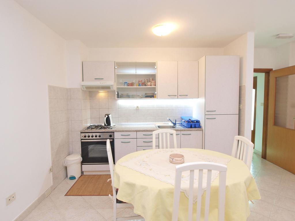 Apartments Milan 1457 Rovinj Bagian luar foto